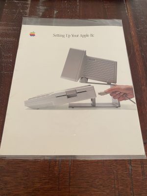 “SETTING UP YOUR APPLE IIC” MANUAL © 1984 APPLE COMPUTER, INC. PRINTED IN U.S.A., CUPERTINO, CALIFORNIA