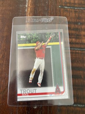 Mike Trout, Los Angeles Angels, Topps Baseball Card #100